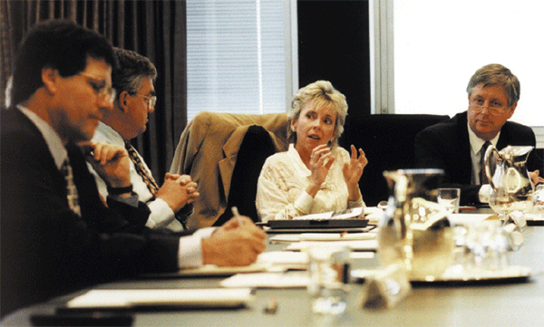 Sue Williams and David Angliss (far right) in discussions at the RBA's Small Business Finance Advisory Panel. Other participants (left to right): John Broadbent and Frank Campbell from the RBA's Financial Markets Group.