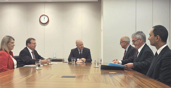 Signing of the Reserve Bank accounts for 2015/16: (from left) Jocelyn Ashford, Group Executive Director, Australian National Audit Office; Grant Hehir, Auditor-General for Australia; Governor Glenn Stevens; John Akehurst, Chair of the Reserve Bank Board Audit Committee; Assistant Governor (Corporate Services) Frank Campbell; and Secretary Anthony Dickman